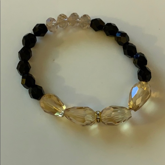 Assorted Handmade bracelets. - Picture 7 of 10